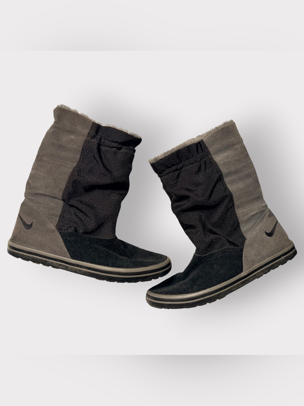 Nike Women’s 8 Facile Sherpa Lined Boots Black Gray Suede Mid Calf Winter